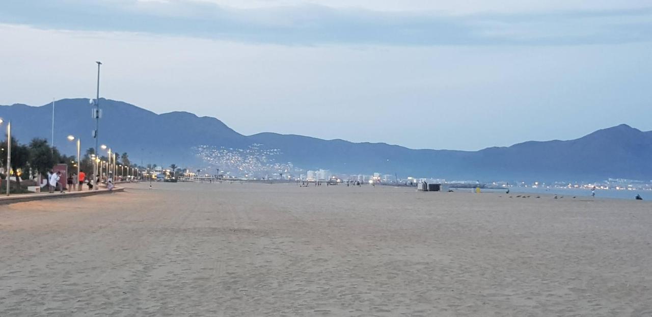 Appartement Sur Empuriabrava A 100 M De La Mer ภายนอก รูปภาพ